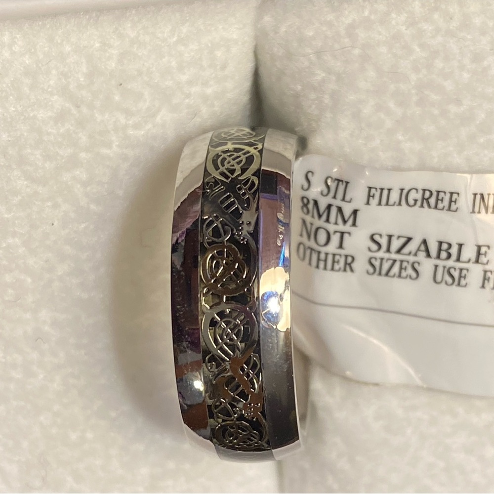 Men’s filigree inlaid band